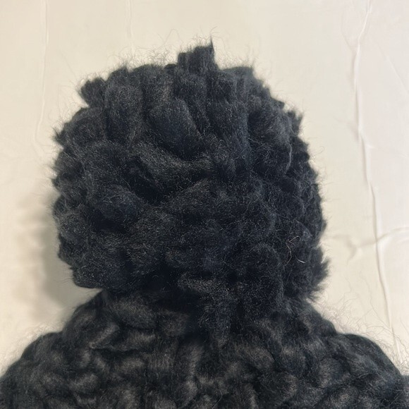 MOSSIMO One Size Fits Most Black Chunky Open Knit Beanit Hat Pom Pom Cozy - Picture 2 of 5
